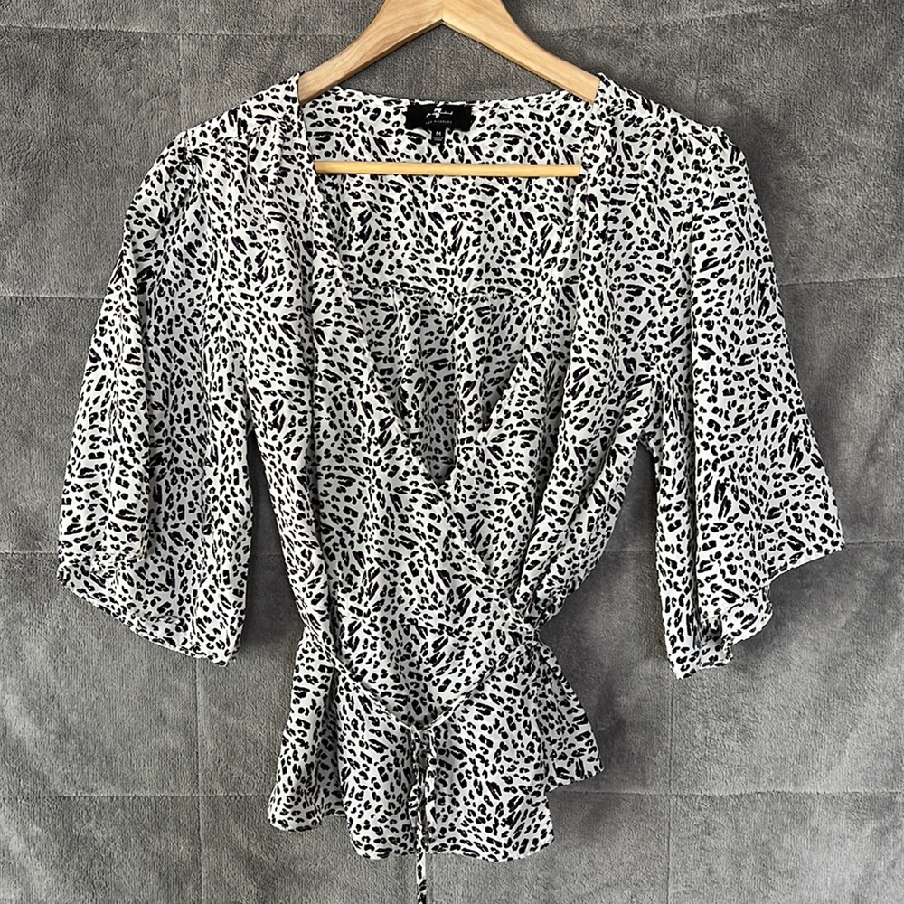 7 For all Mankind Wrap Leopard Print Blouse Peplum Hem Ties Kimono Sleeves Silk